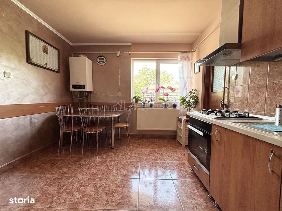 Casa - Vila - str. Piatra Craiului