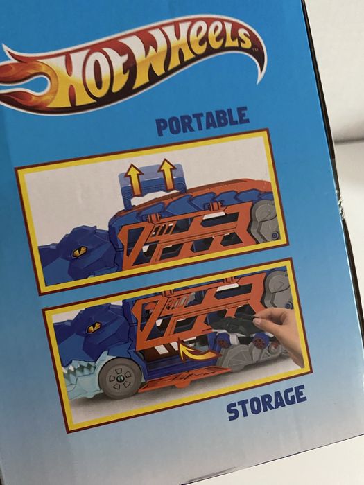 Дино камион и 3 колички - 2 в 1- писта, автовоз