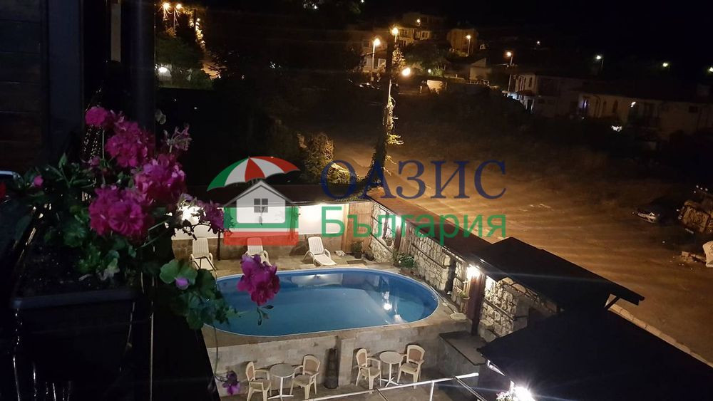 Семеен хотел с ресторант в село Кошарица, България, 744 кв. м, 749000 евро