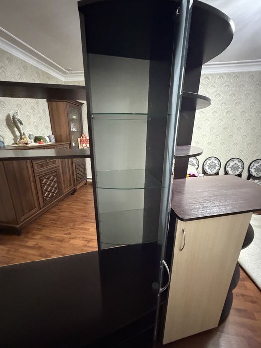 Продам стенку под телевизор