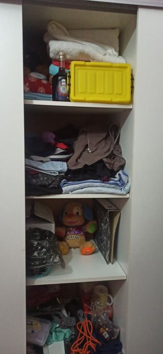 Dulap alb cu uși glisante