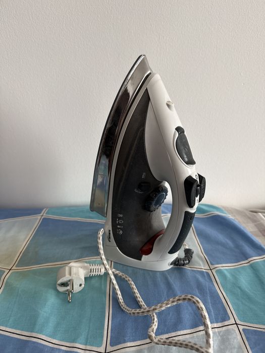 Отдам бесплатно утюг Samsung