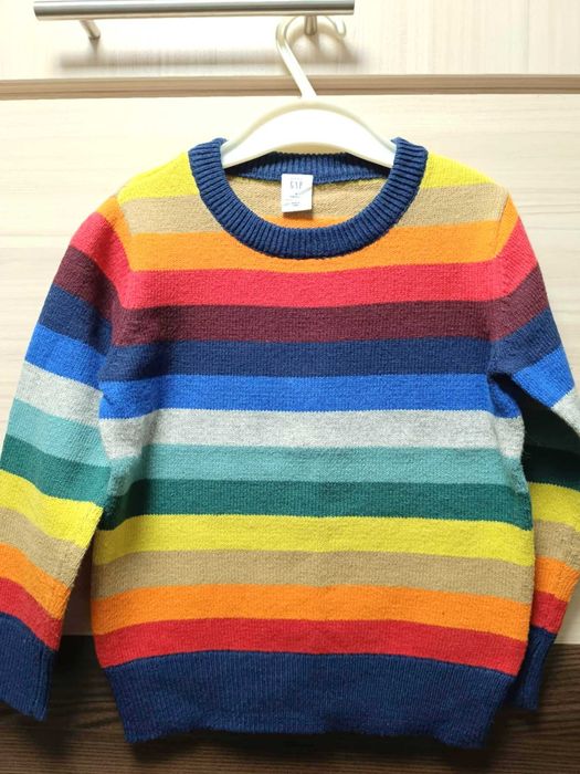 Детски чисто нови пуловери