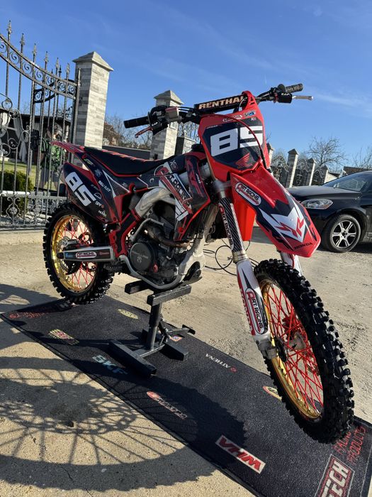 Honda crf 250R.