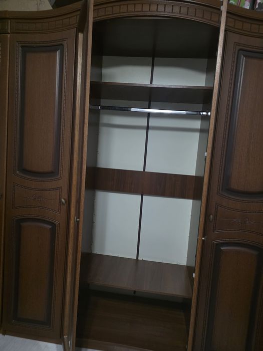 Шкаф,кровать  сатылады