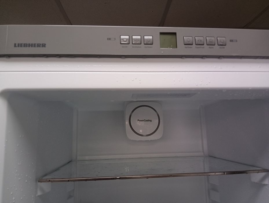 Иноксов комбиниран хладилник с фризер Liebherr с 2 години  ГАРАНЦИЯ!