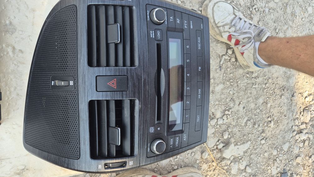 Оригинално CD и Въздуховоди за Тойота Авенсис Т27  2008- 2012г