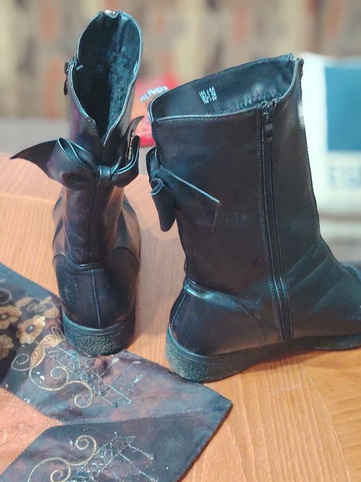 Дамски ботуши и детски39 и 40 номер