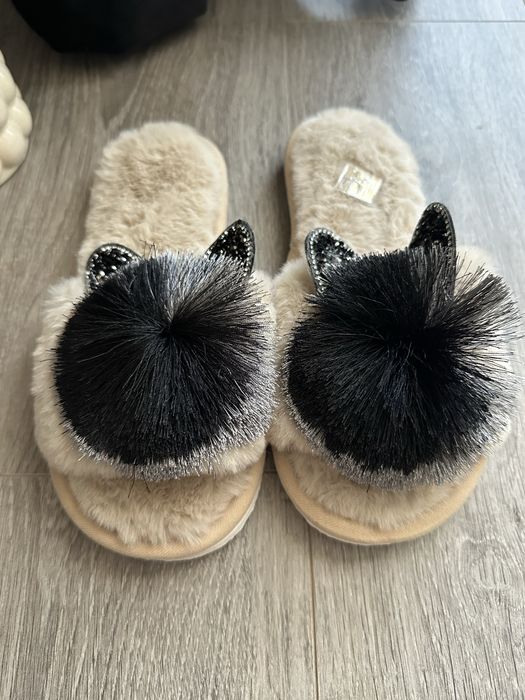 Papuci de casa pufosi