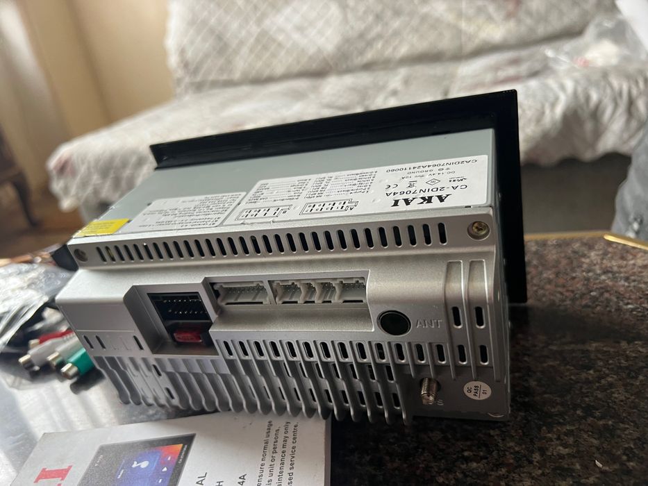 AKAI 2DIN мултимедия с тъчскрийн + кабели