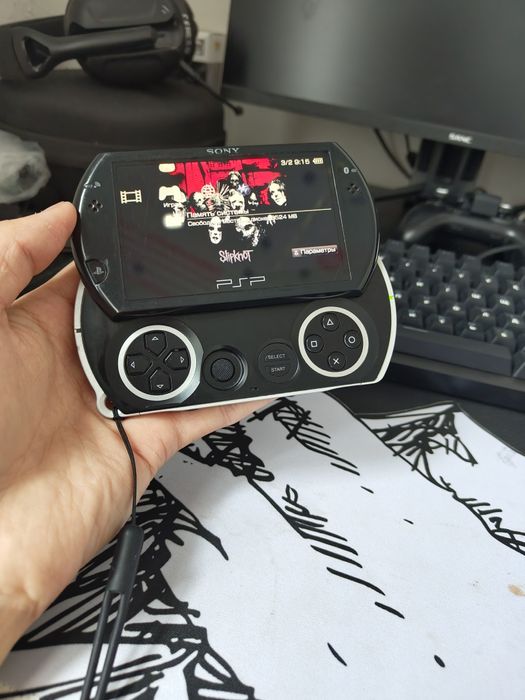 Продам Psp go 16 Gb