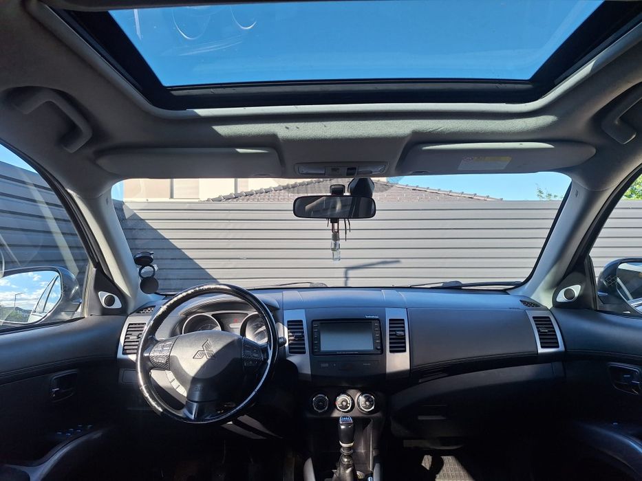 Mitsubishi Outlander 2.2 DI-D 4x4, 175 CP, 7 locuri, 2011