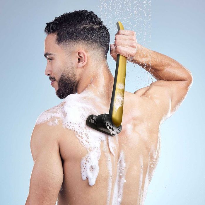 Aparat de ras pentru spate