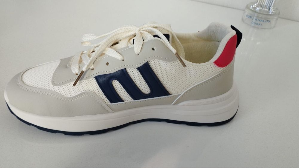 Новые летние кроссовки 42 размер