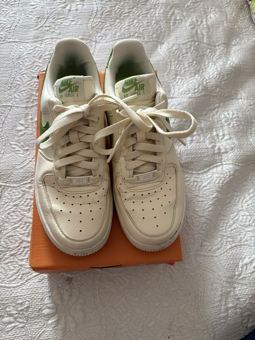 Дамски спортни обувки Nike
