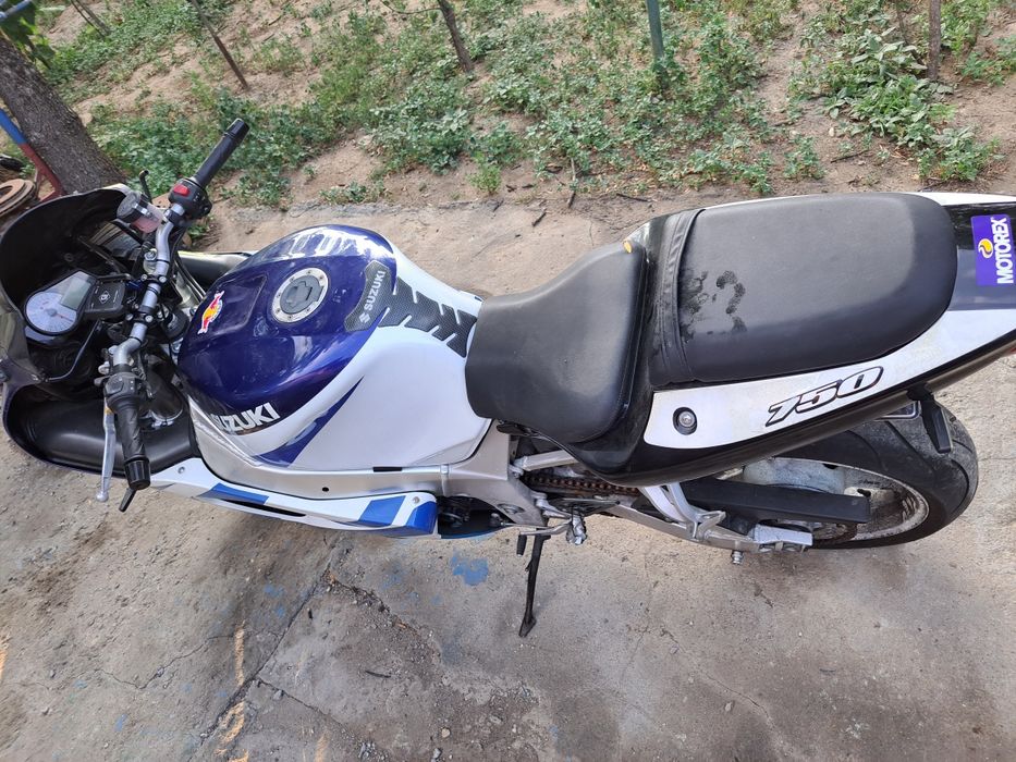 Piese suzuki gsxr k1 750