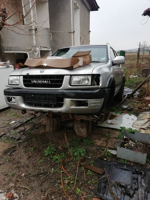Продавам Опел Фронтера Б на части