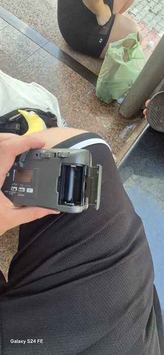 Продавам nikon nuvis 160i