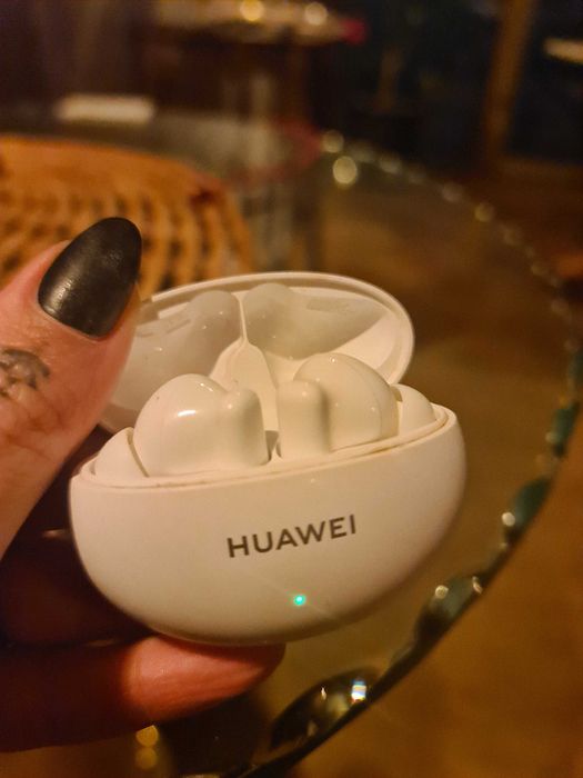 Слушалки HUAWEI, тапи