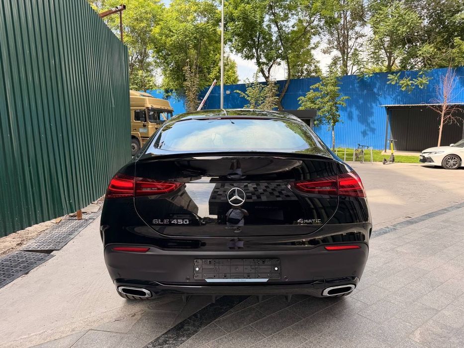 Yangi GLE 450 Coupe Night edition