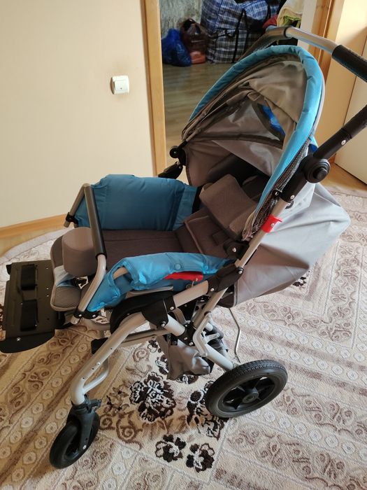 Продам новую детскую коляску.