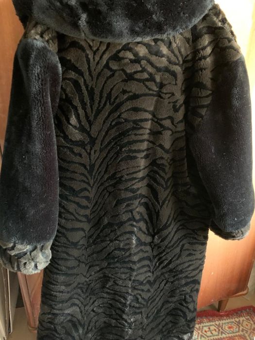 Продам шубу советскую 90 х годов