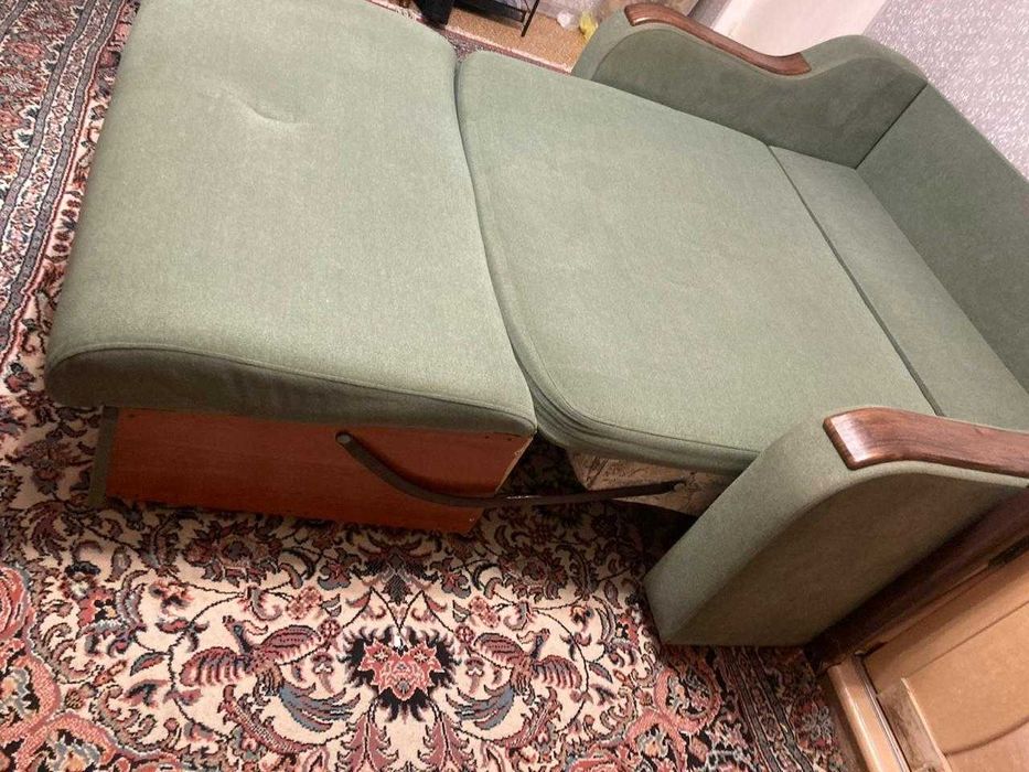 Срочно продам б/у диван, раскладной