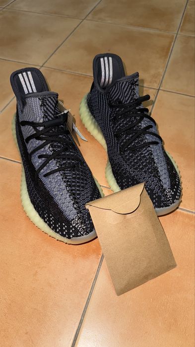 Yeezy 350 v2 noi nouti