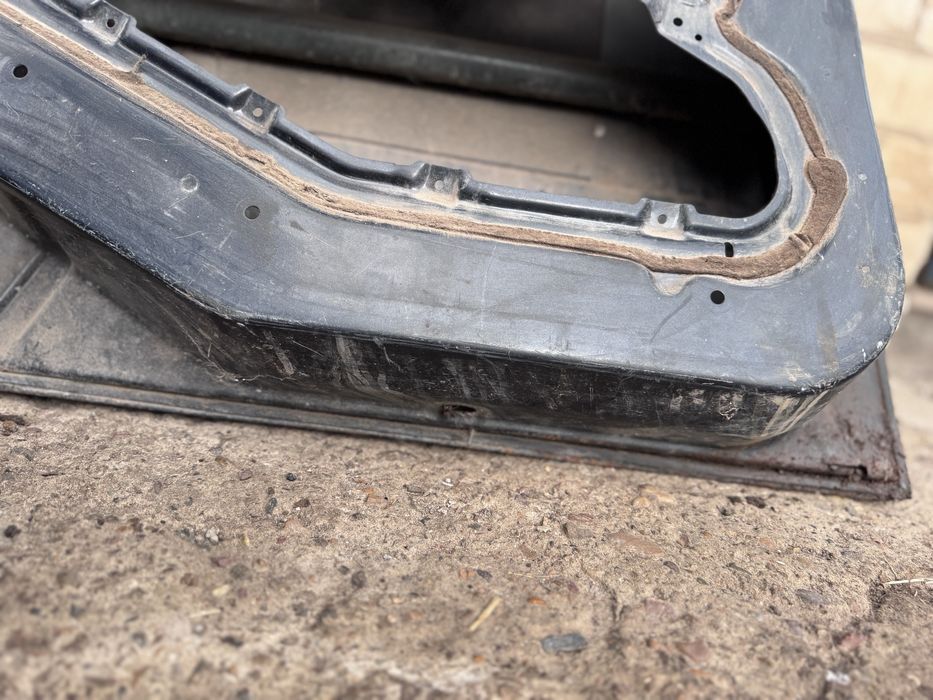 Задняя левая дверь BMW e36