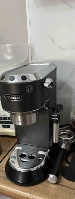 Продам кофеварку Delonghi