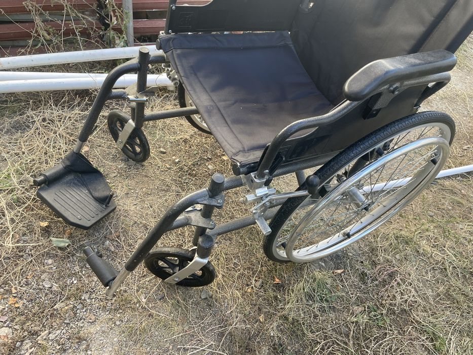 Продам инвалидную коляску!