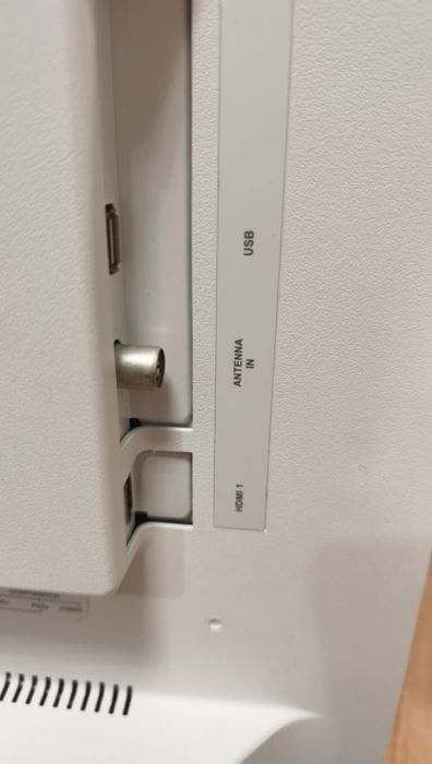 Продам телевизор TCL