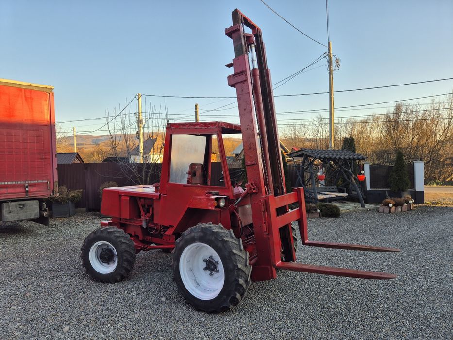 Stivuitor de teren accidentat Manitou 4x4