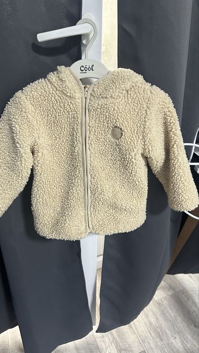 Продам верхнюю одежду для девочки