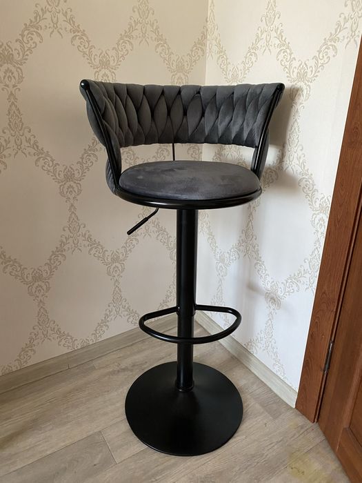 Продам Барный стул новое состояние