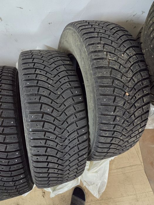 Шины зимние R17 комплект