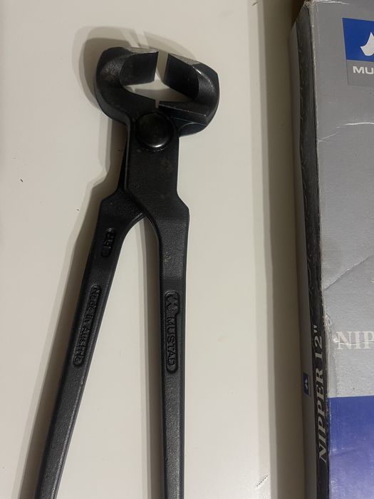 Професионални клещи Mustad