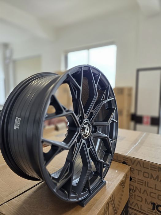 Jante noi R18 pt Audi A3 A4 A5 A6 A7 Mercedes E C CLA Volkswagen Bmw