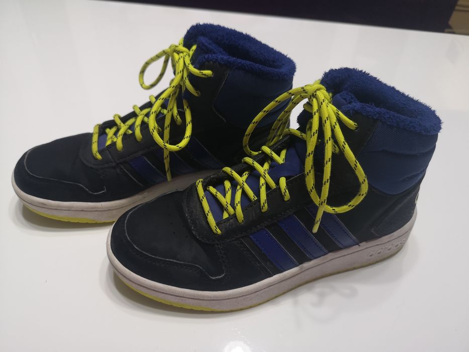 Детски маратонки ADIDAS HOOPS MID 2.0