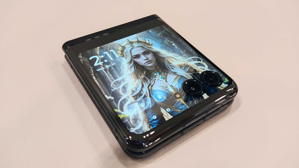 Telefon NOU Motorola razr 40 ultra, Dual SIM, 8GB RAM, 256GB + husa