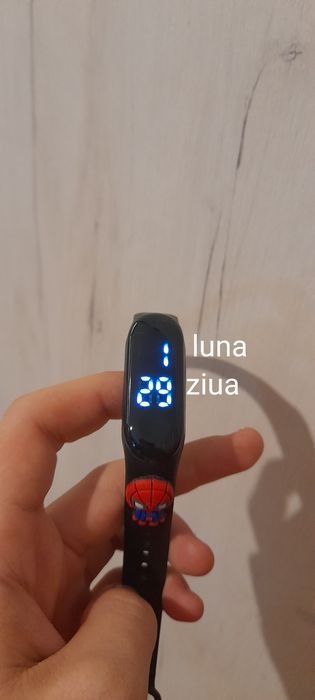 [NEGOCIABIL!]Ceas pentru copii cu Spider-Man (negru, roșu) și Hulk