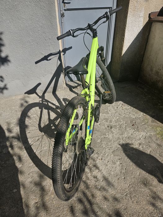 Vand MTB RockRider S100
Roti 27.5 "
Cadrul mărimea s
7 pinioane
3 foi