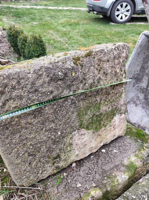 Масивен дялан камък