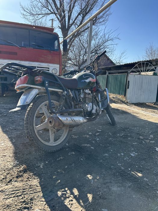 Продается мотоцикл 200 кубов