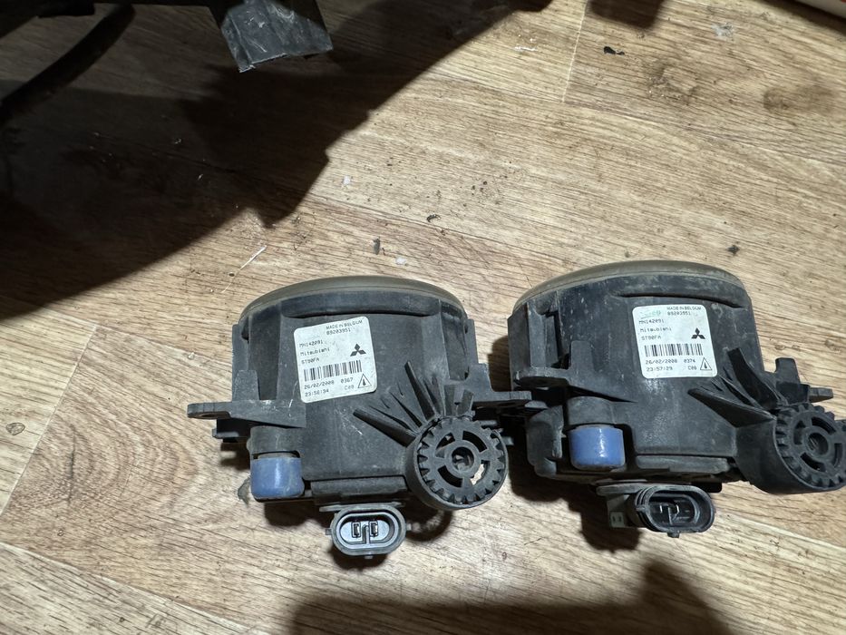 Продам туманки на мицубиси аутландер