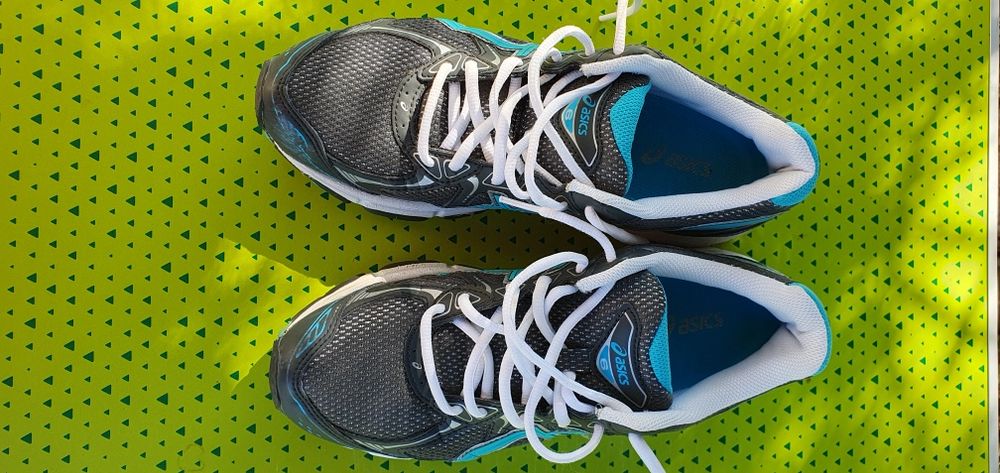 Маратонки Asics номер 41