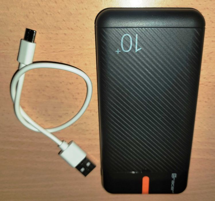 Мобилна батерия TRACER 10000 mAh тънка черна PowerBank