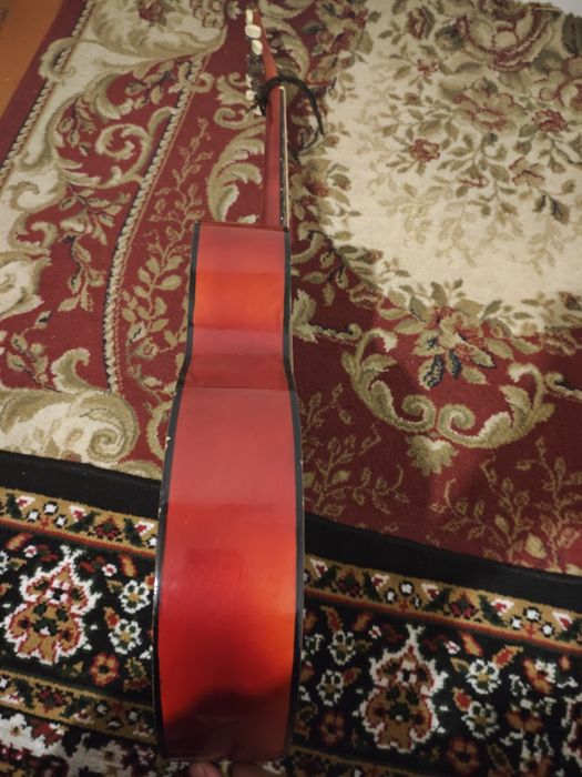 Продам гитару акустическую