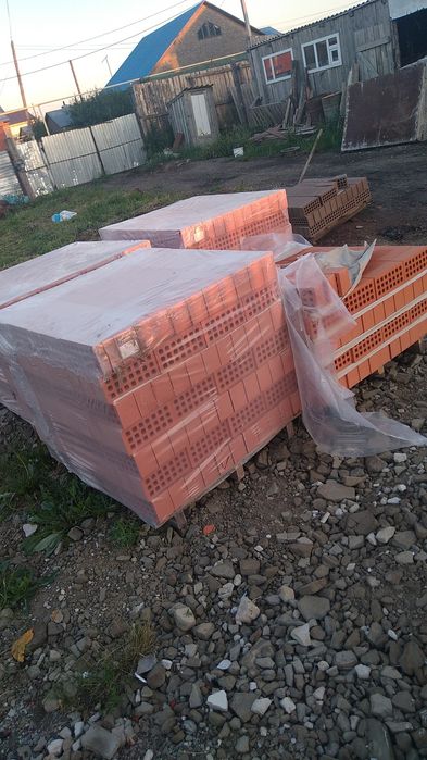 Продам    кирпич