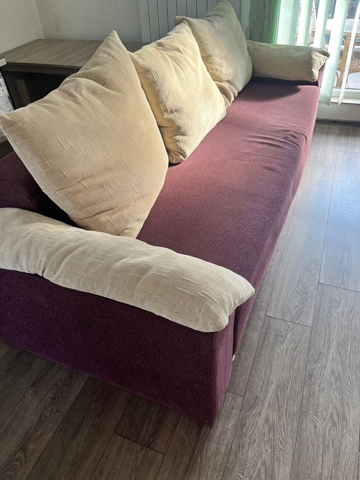 Разтегателен диван(100лв)  + разтегателен фотьойл и табуретка (200лв)